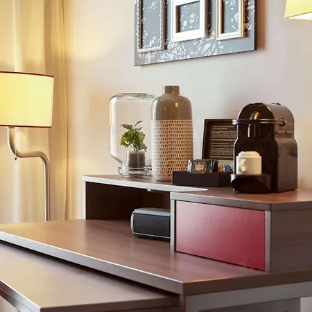 Adagio Centre Aparthotel 4*