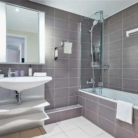 Adagio Centre Aparthotel 4*