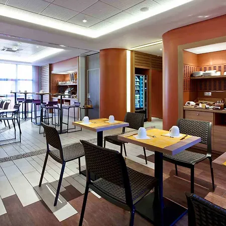 Adagio Centre Aparthotel 4*